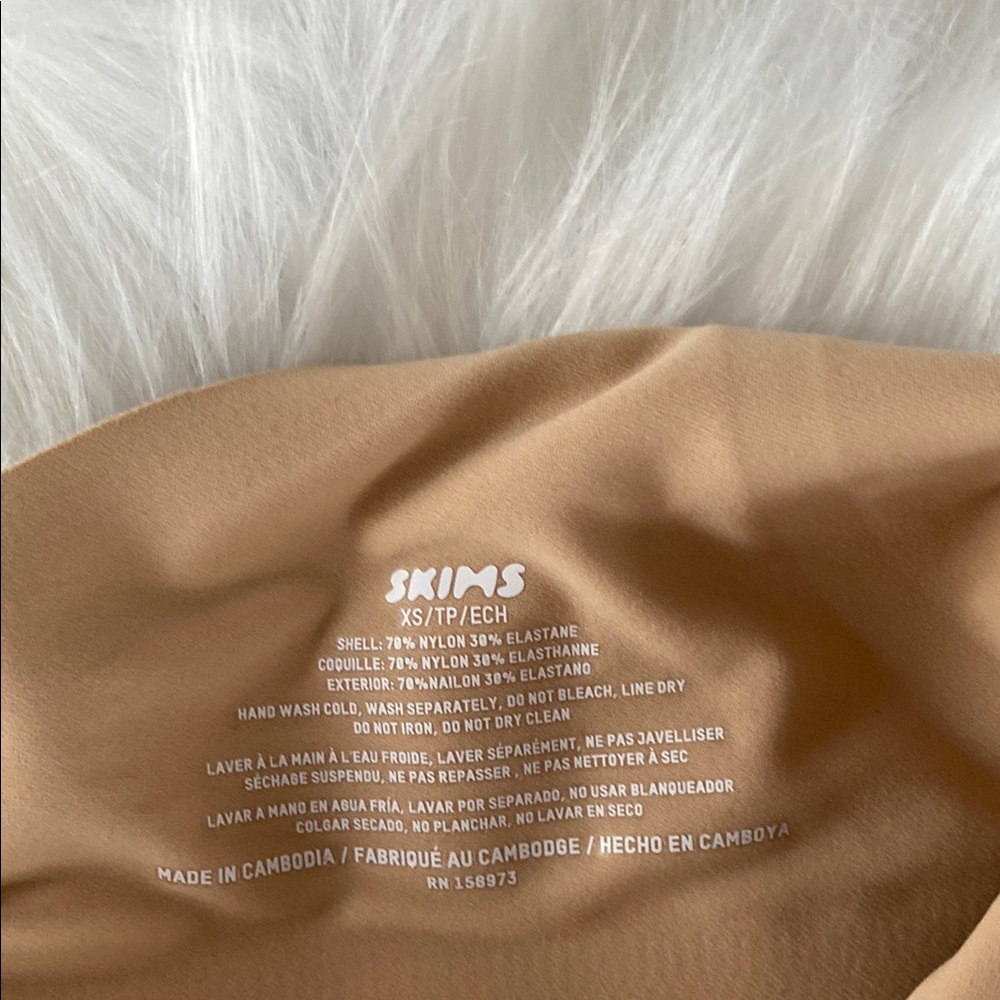 NWT Skims Naked plunge bra size x small color clay - Picture 7 of 9